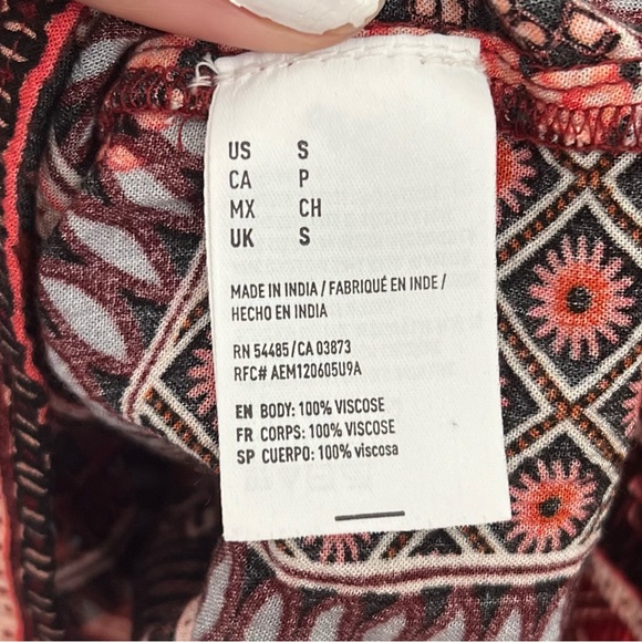 AE Cold-Shoulder Dress - Picture 5 of 5